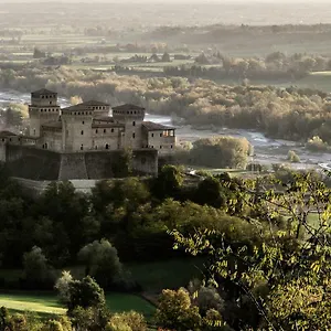 la-locanda-del-borgo-torrechiara.emilia-romagnahotels.net/
